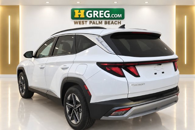 Used 2026 Hyundai Tucson SEL Plus FWD image 2