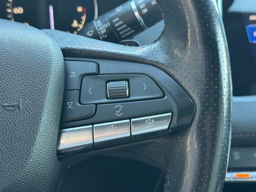 Used 2020 Cadillac XT4 Sport w/ Driver Awareness Package FWD image 28