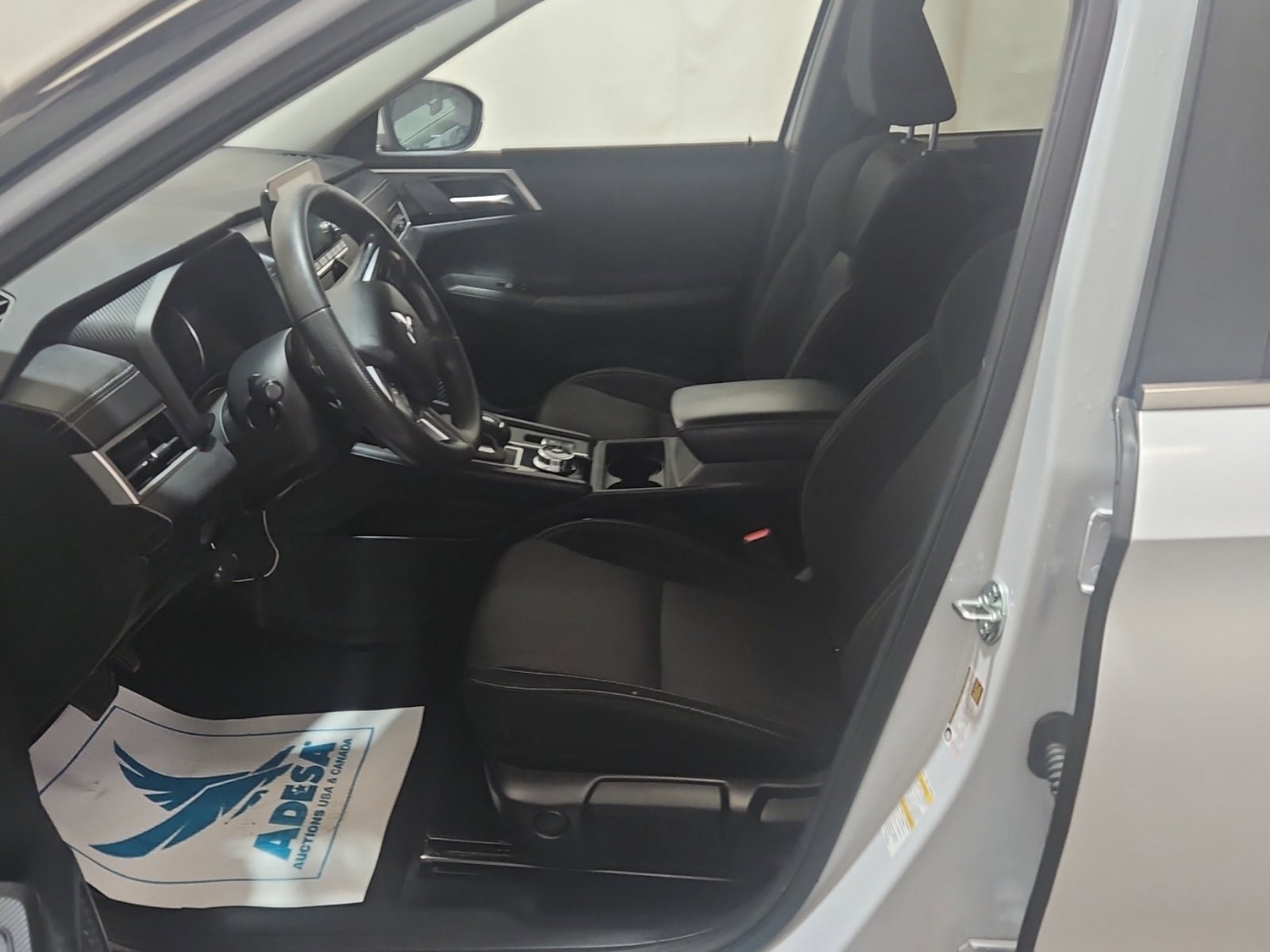 Used 2024 Mitsubishi Outlander ES image 14