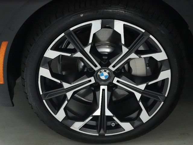 Used 2026 BMW 330i xDrive Sedan w/ Premium Package AWD/4WD image 38