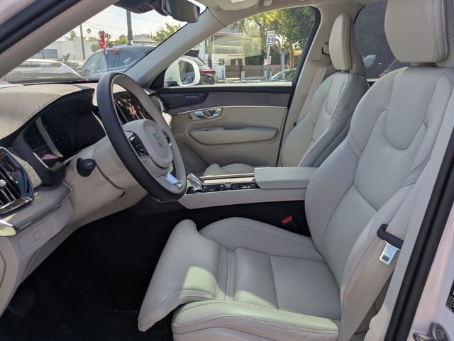 Used 2023 Volvo XC90 B5 Plus w/ Protection Package Premier AWD/4WD image 14