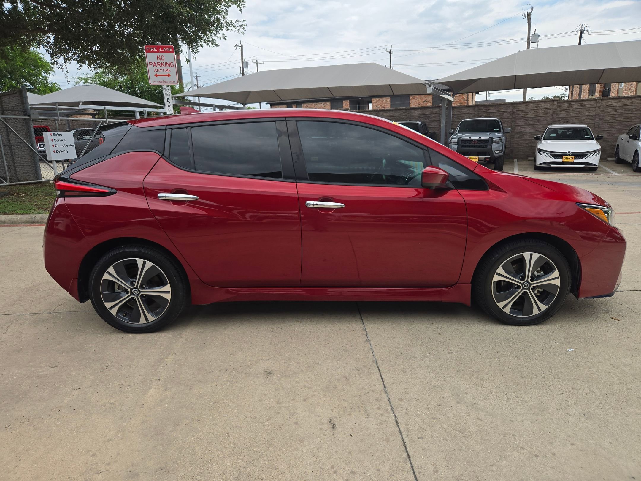 Used 2022 Nissan Leaf SV Plus FWD image 2