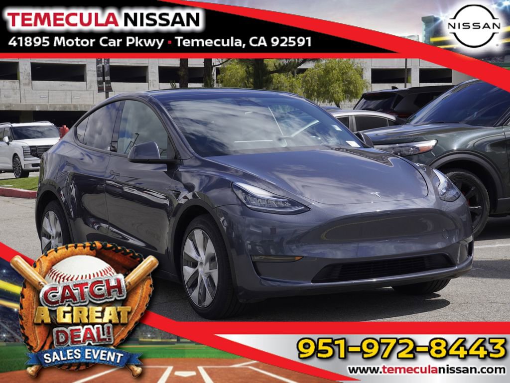 Used 2023 Tesla Model Y Long Range AWD/4WD image 1