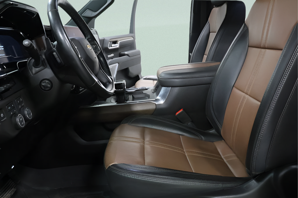 Used 2024 Chevrolet Silverado 1500 High Country w/ High Country Premium Package AWD/4WD image 22