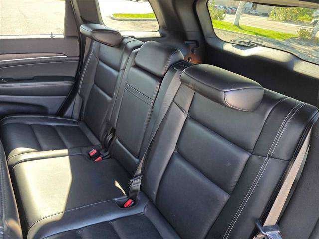 Used 2017 Jeep Grand Cherokee Limited AWD/4WD image 17