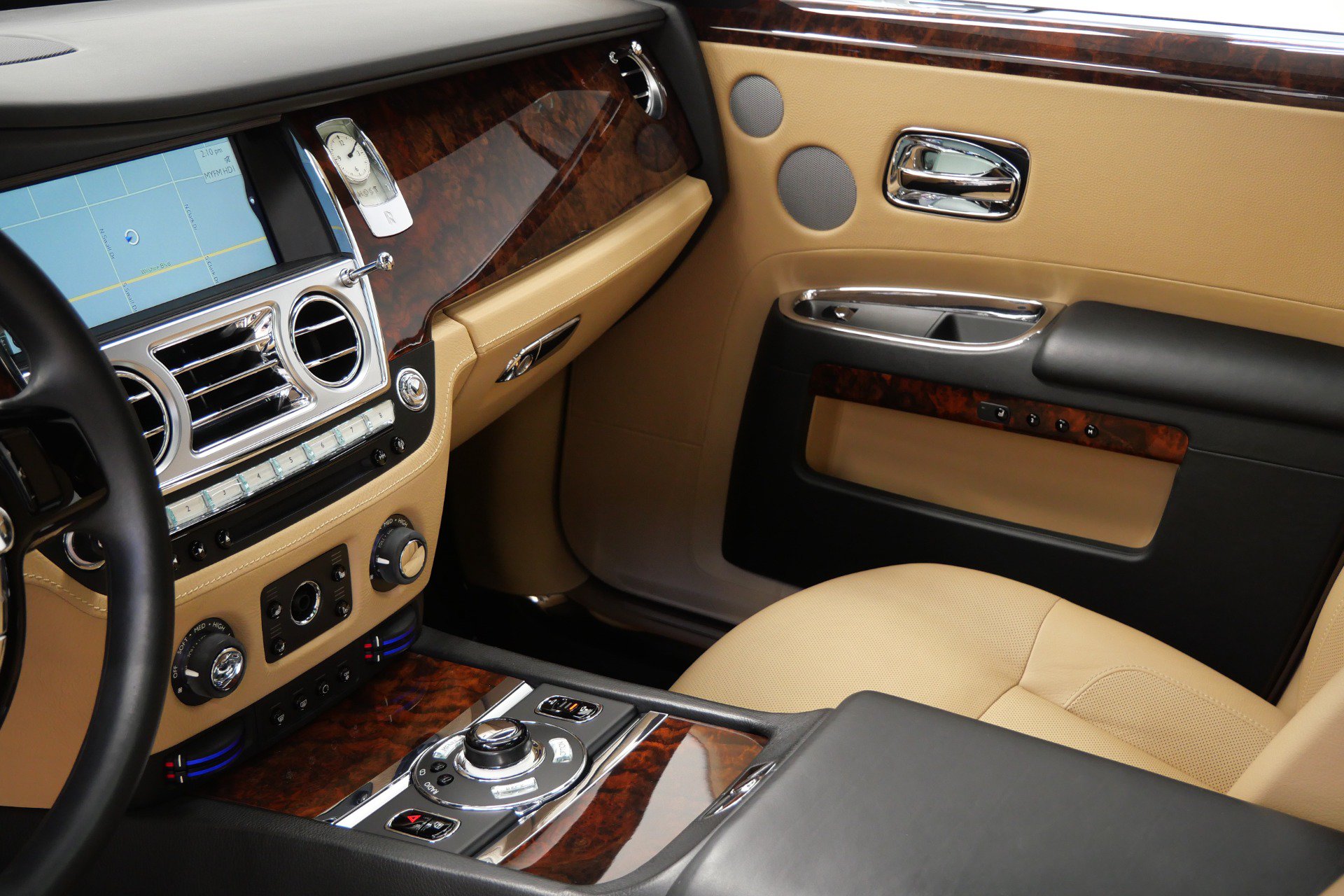Used 2013 Rolls-Royce Ghost RWD image 28