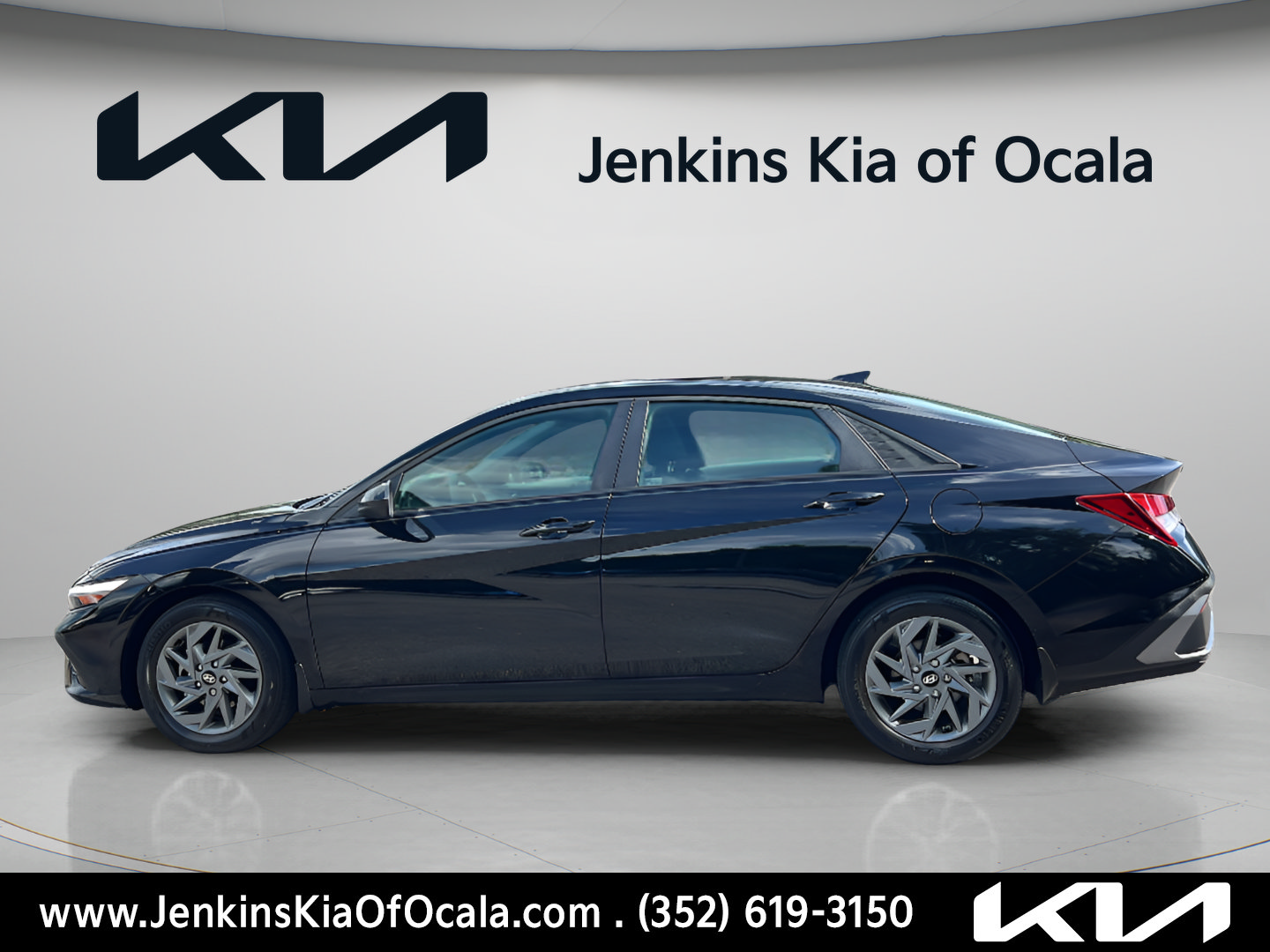 Used 2024 Hyundai Elantra SEL FWD image 6