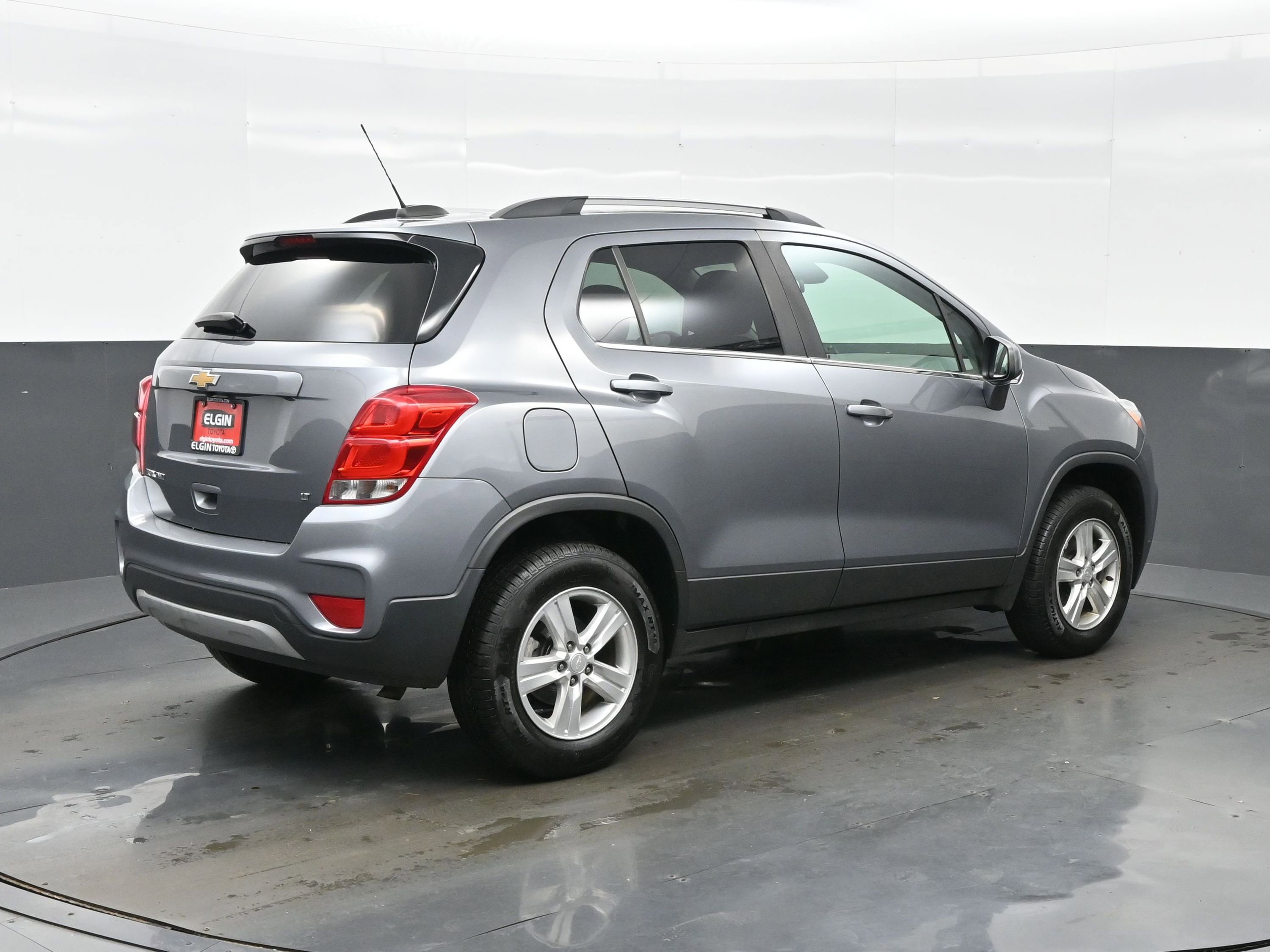 Used 2020 Chevrolet Trax LT w/ LPO, Cargo Package AWD/4WD image 6