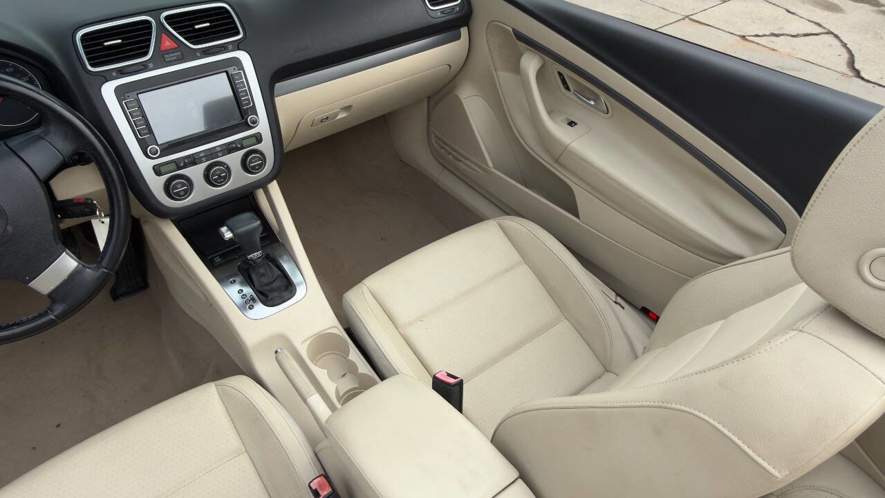 Used 2009 Volkswagen Eos Komfort FWD image 25
