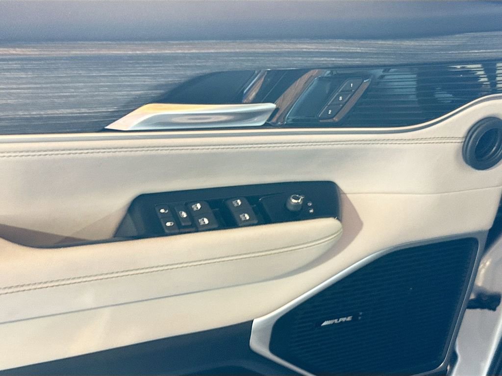 Used 2024 Jeep Wagoneer Series II w/ Flexible Seating Group image 19