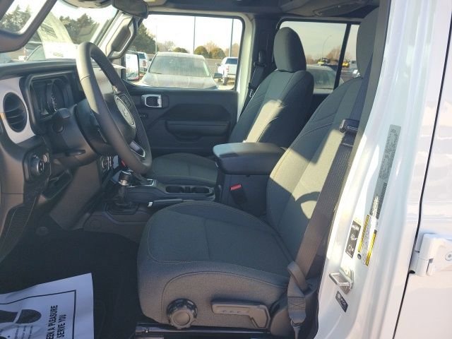 New 2026 Jeep Gladiator Sport AWD/4WD image 14
