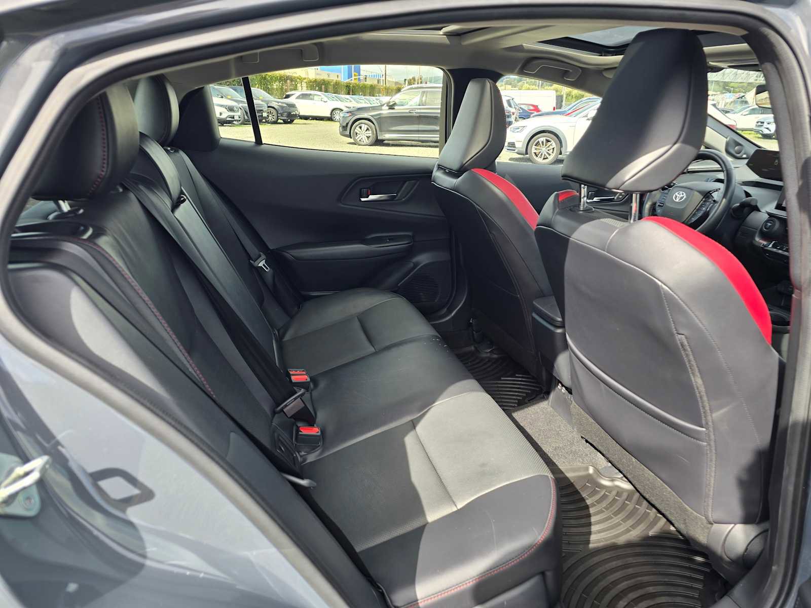 Used 2023 Toyota Prius Prime Premium image 13