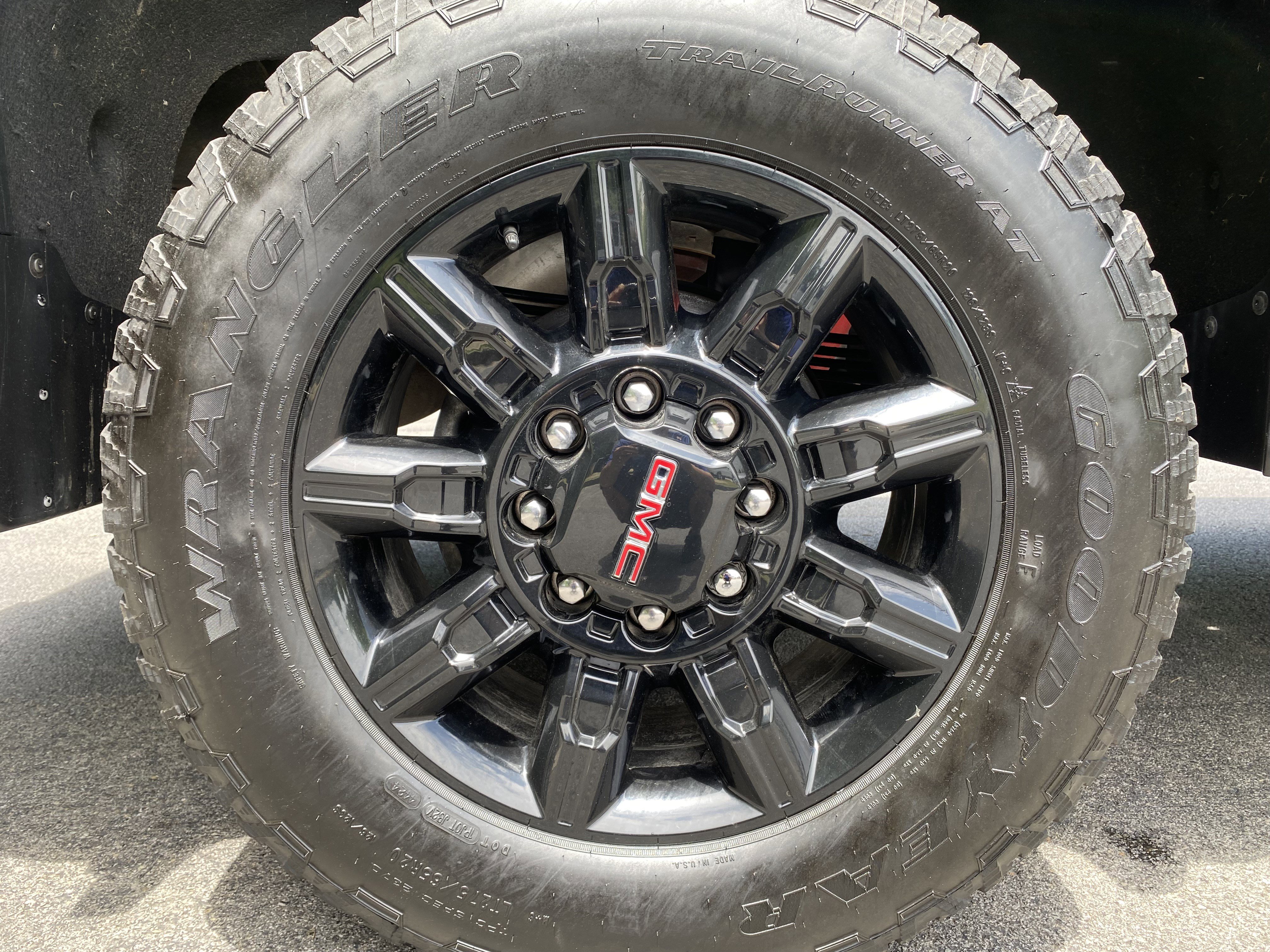 Used 2025 GMC Sierra 2500 AT4 w/ AT4 Premium Plus Package AWD/4WD image 14