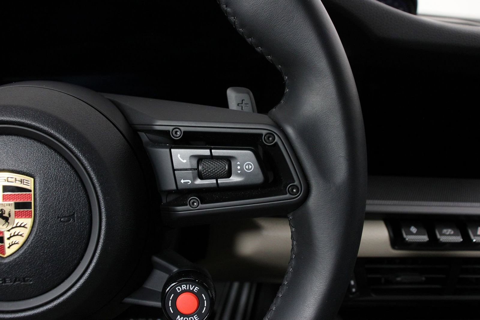 Certified 2025 Porsche 911 Carrera image 15