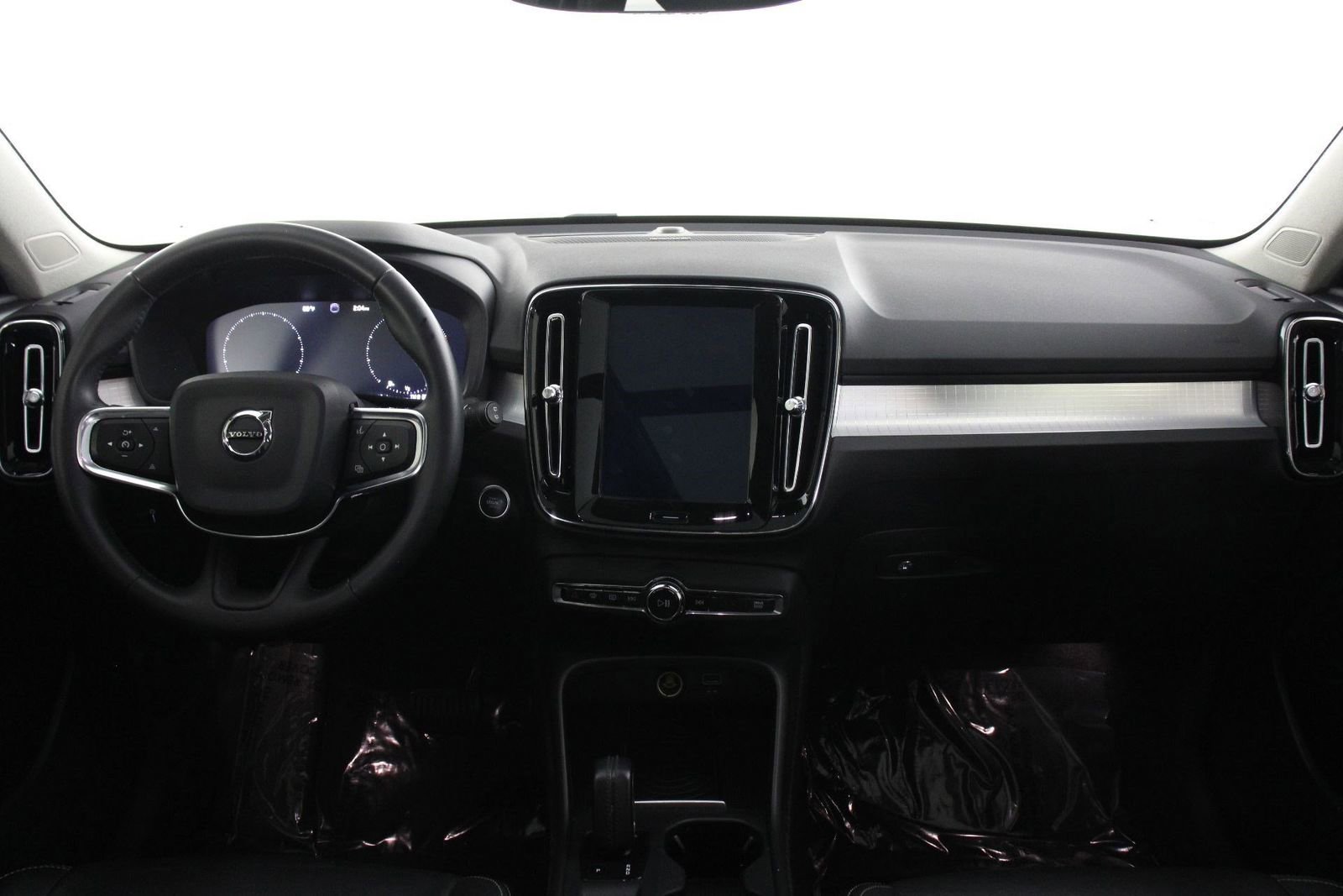 Used 2019 Volvo XC40 T5 Momentum image 7