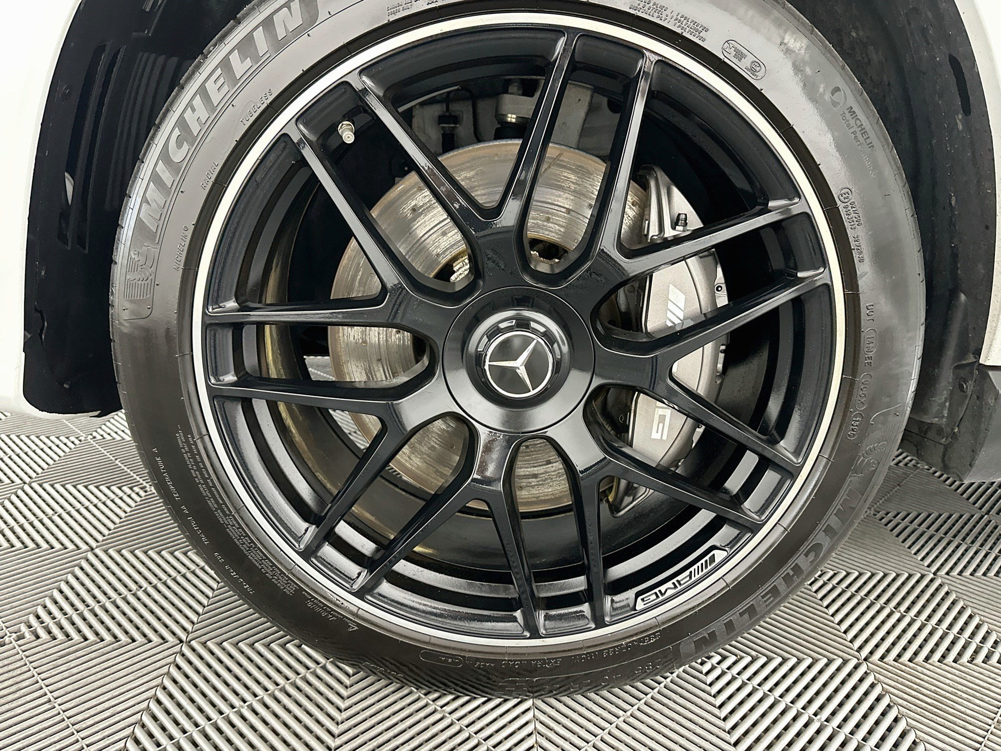 Used 2025 Mercedes-Benz GLE 53 AMG 4MATIC Coupe w/ Driver Assistance Package image 36