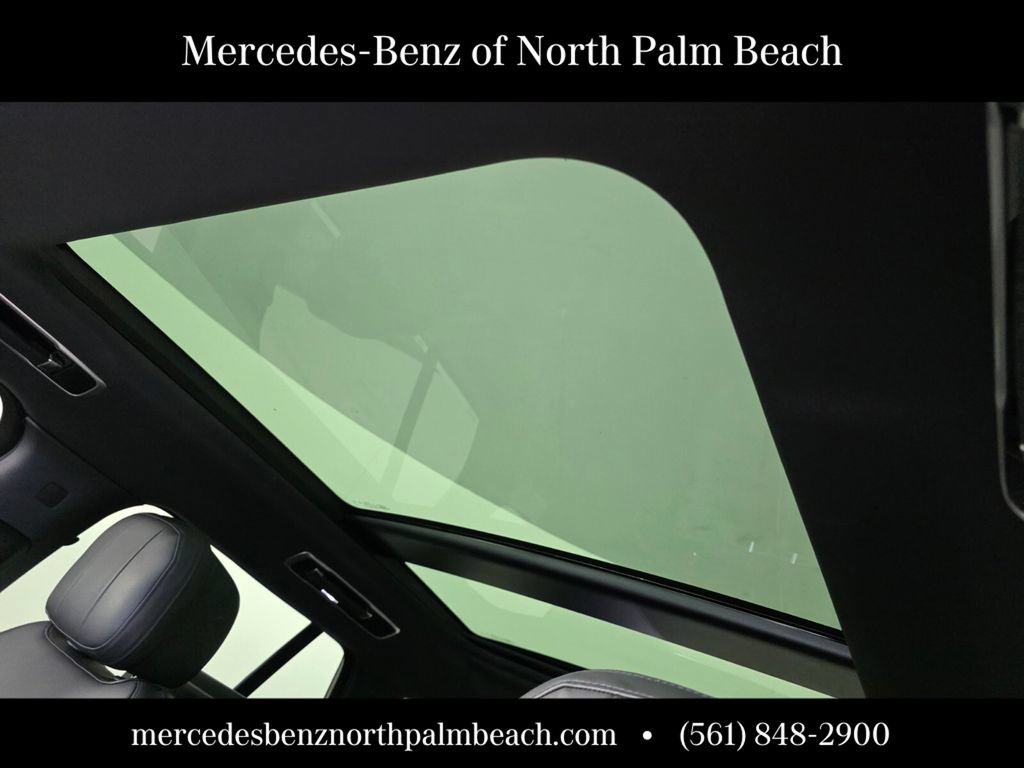 Used 2024 Land Rover Range Rover SE AWD/4WD image 12