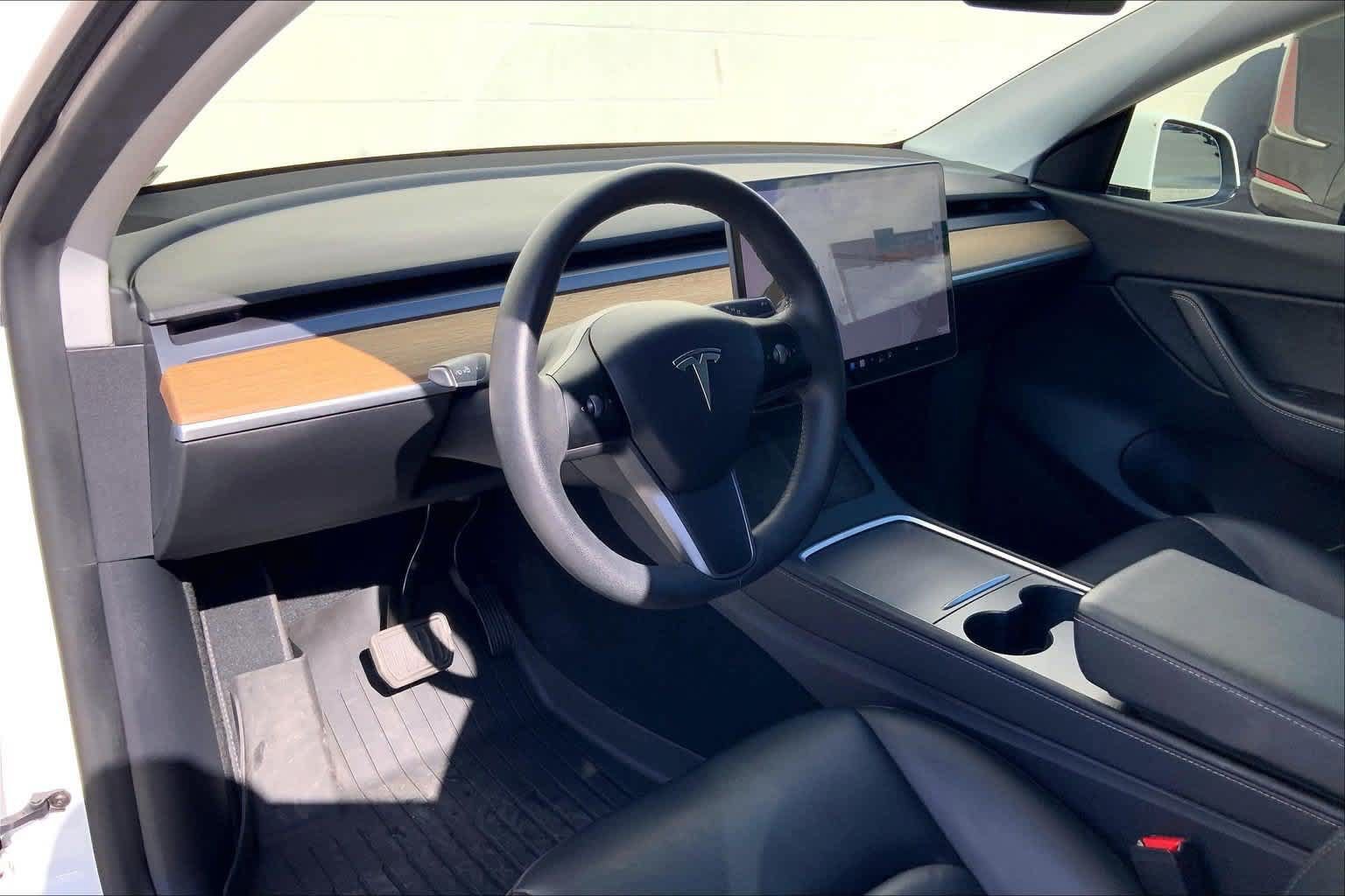 Used 2021 Tesla Model Y Long Range AWD/4WD image 2