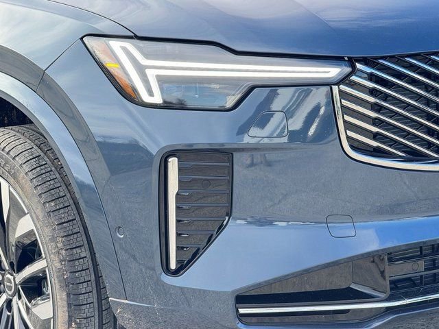 New 2026 Volvo XC90 B6 Plus w/ Protection Package Premier image 3