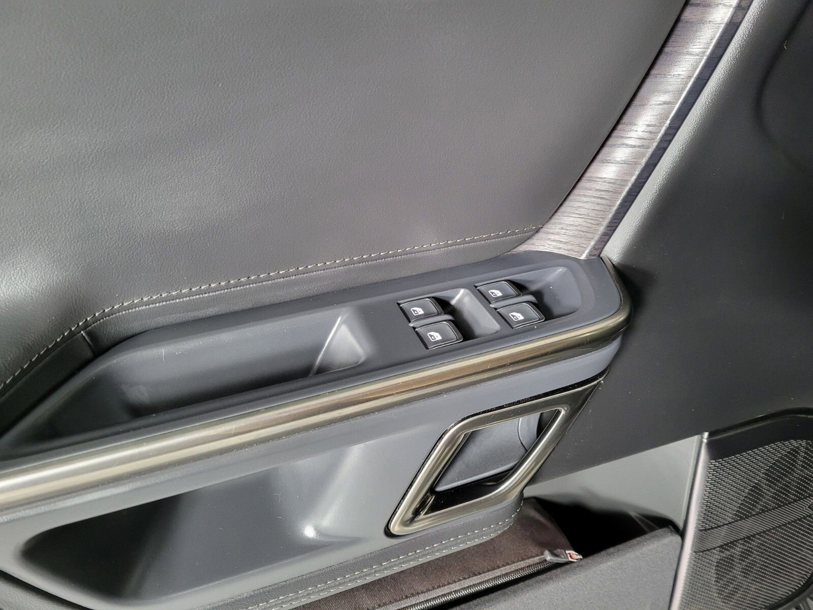 Used 2023 Rivian R1T Adventure image 32