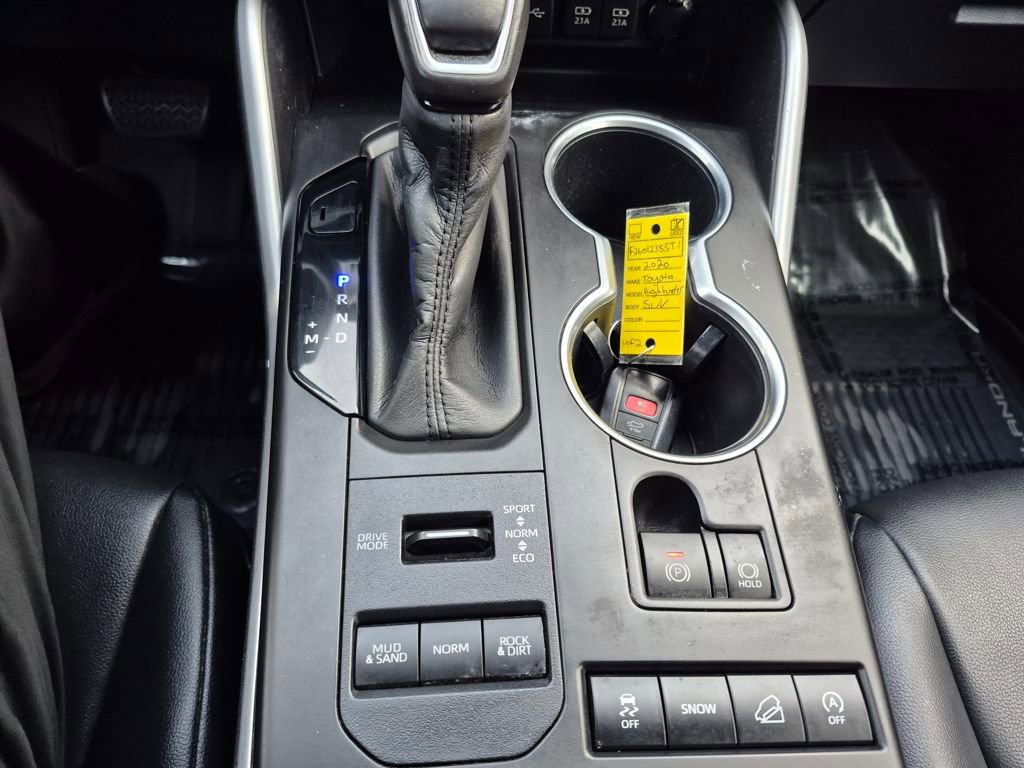Used 2020 Toyota Highlander XLE image 17
