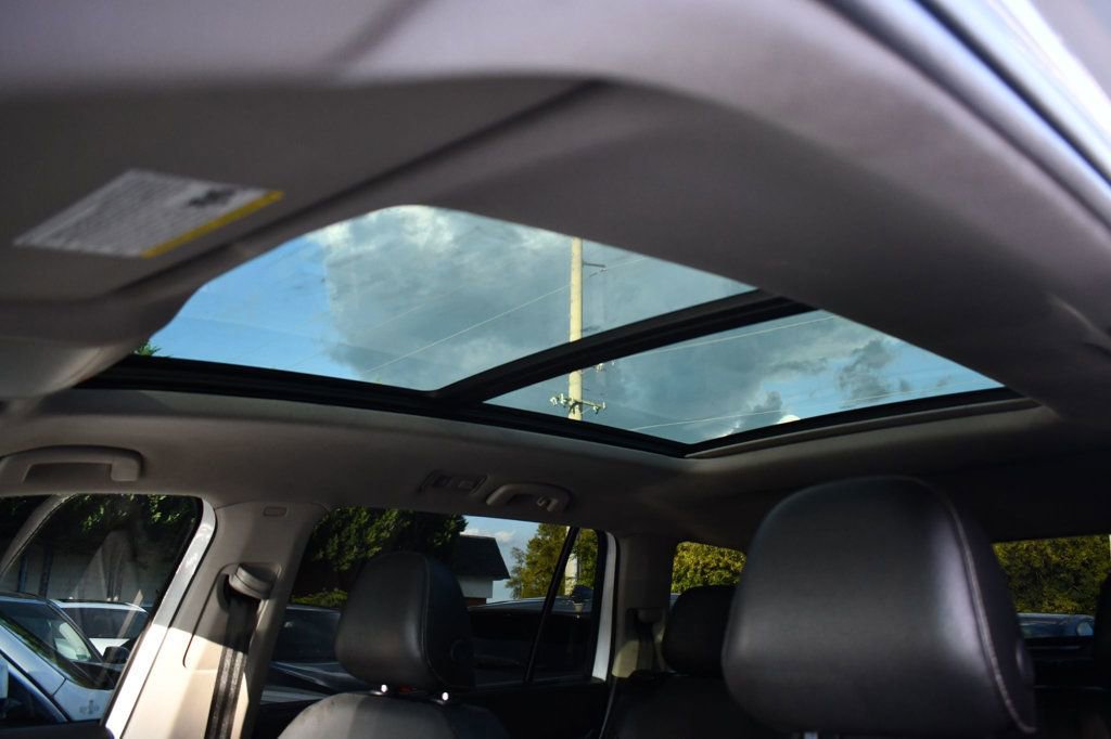 Used 2021 Volkswagen Atlas SEL Premium image 45