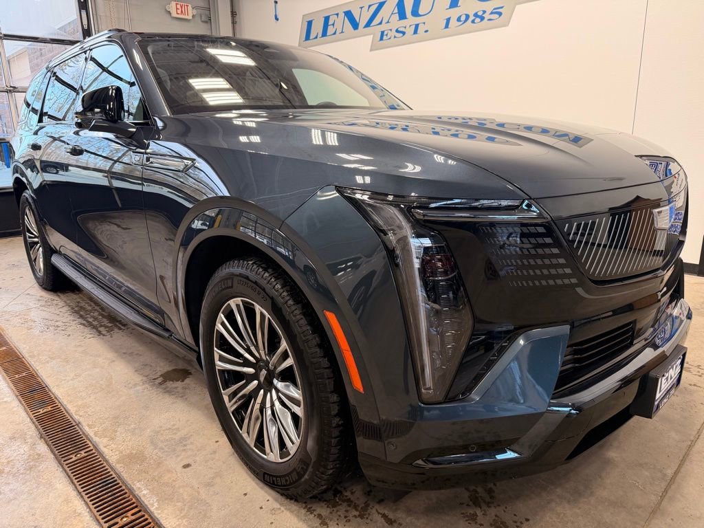 Used 2026 Cadillac Escalade IQL Sport 1 AWD/4WD image 2