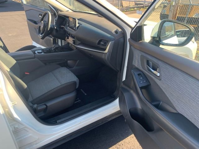 Used 2023 Nissan Rogue SV image 19