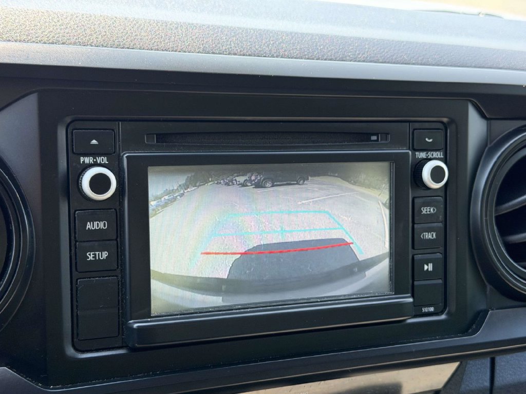 Used 2018 Toyota Tacoma SR AWD/4WD image 4