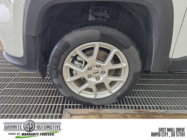 Used 2023 Jeep Renegade Latitude AWD/4WD image 27