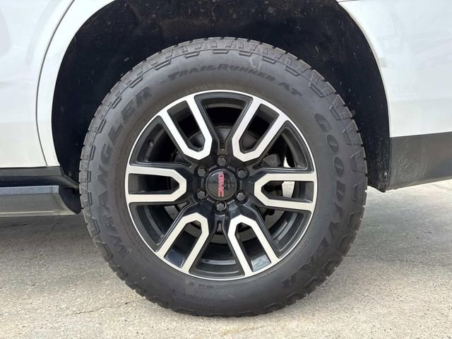 Used 2021 GMC Yukon AT4 w/ AT4 Premium Plus Package AWD/4WD image 16