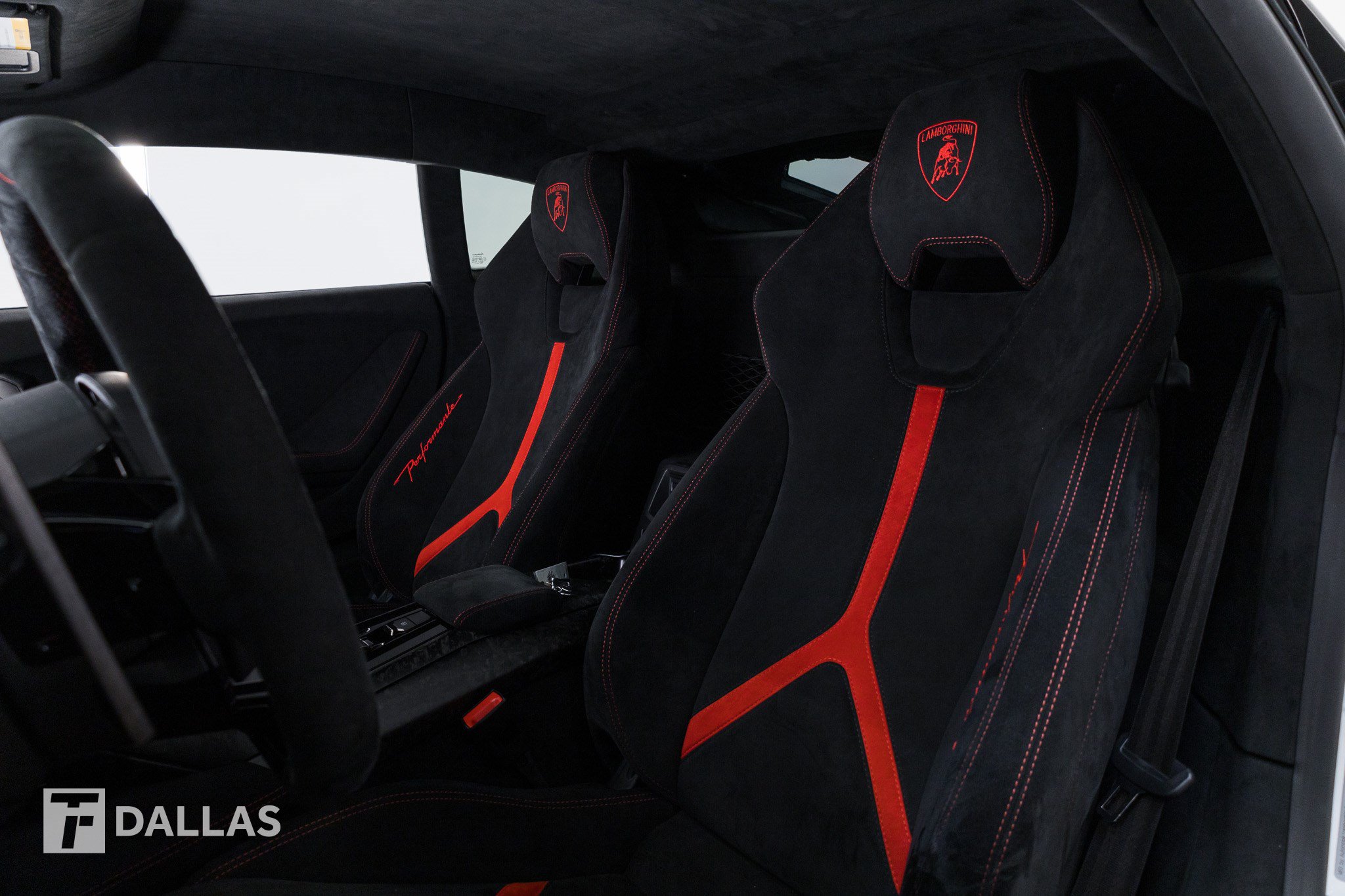 Used 2018 Lamborghini Huracan Performante AWD/4WD image 25