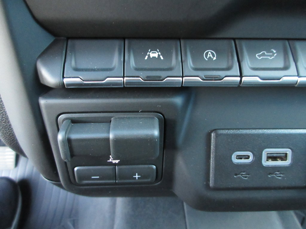 New 2026 Chevrolet Silverado 1500 Custom Trail Boss w/ LPO, Dark Essentials Package AWD/4WD image 30