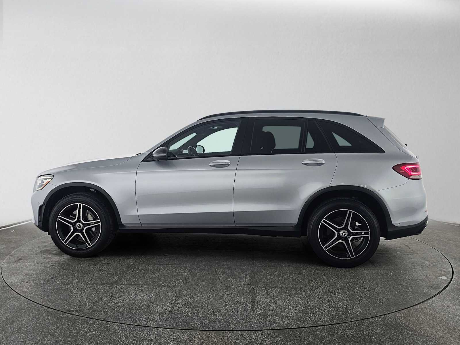 Used 2022 Mercedes-Benz GLC 300 image 6