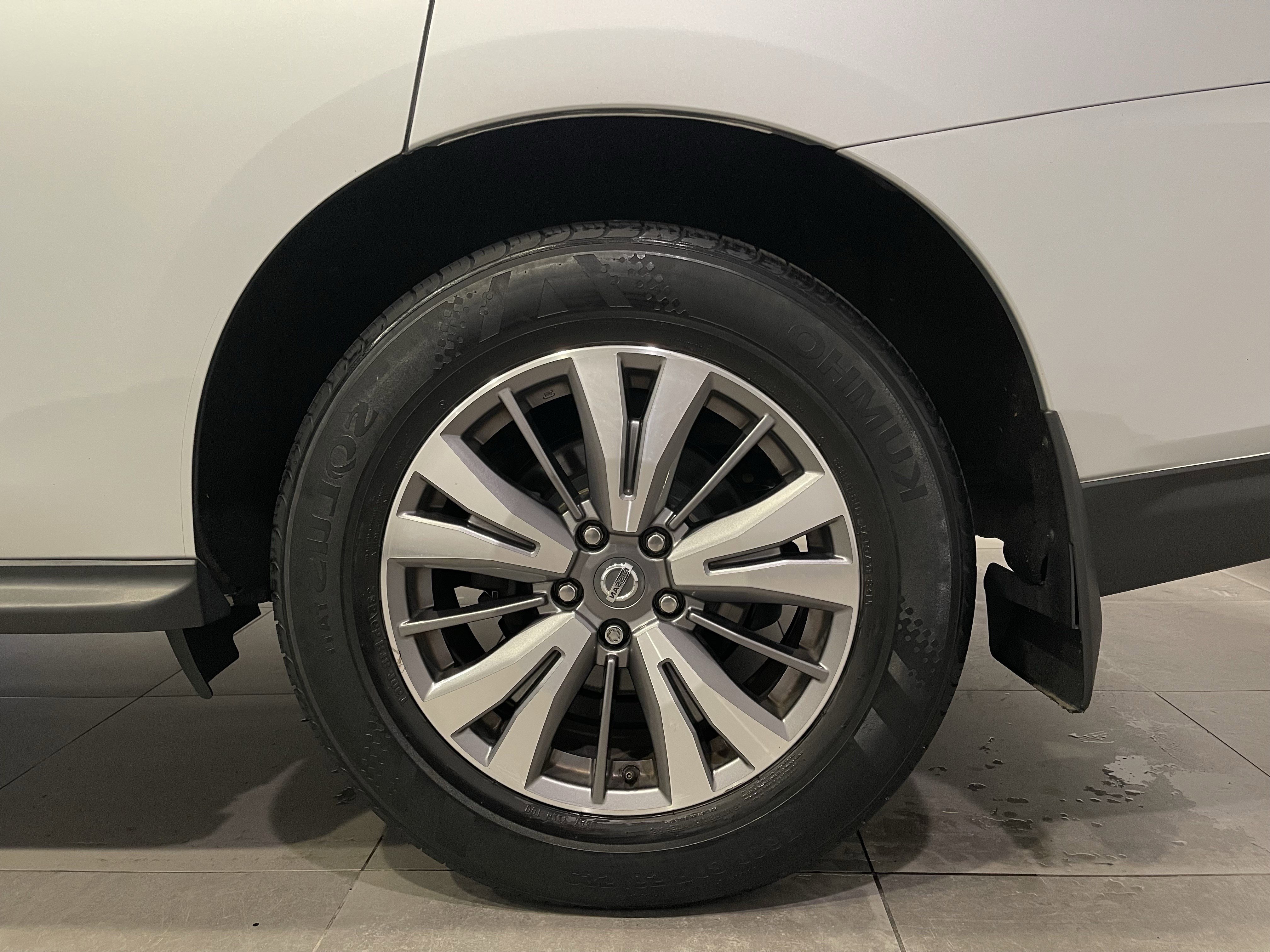 Used 2020 Nissan Pathfinder SL image 8