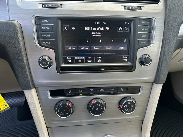 Used 2017 Volkswagen Golf S image 23