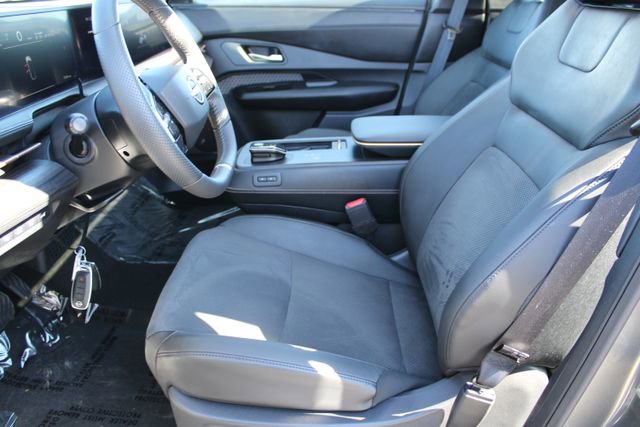 Used 2025 Nissan Ariya FWD image 30