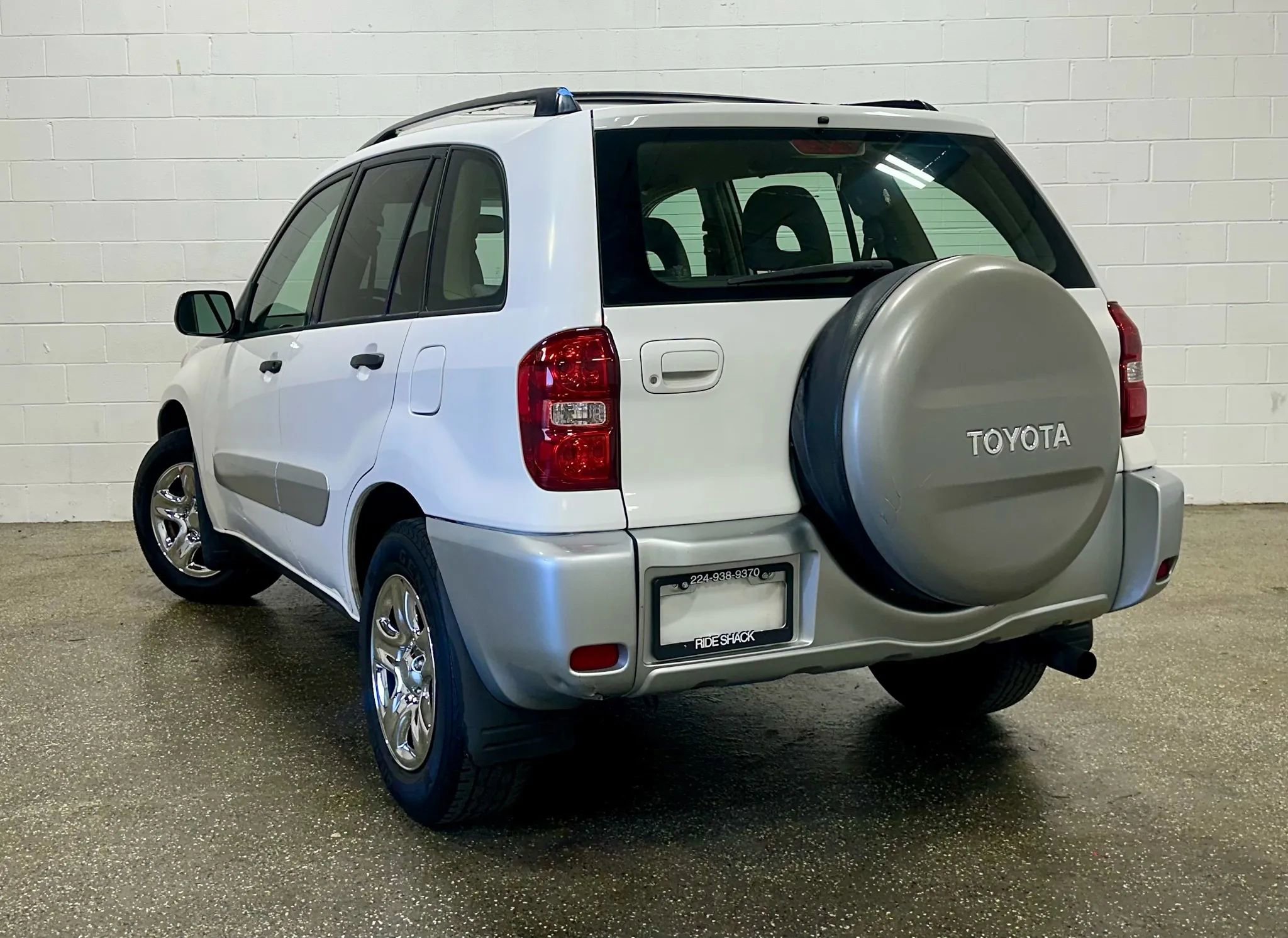 Used 2004 Toyota RAV4 2WD image 3