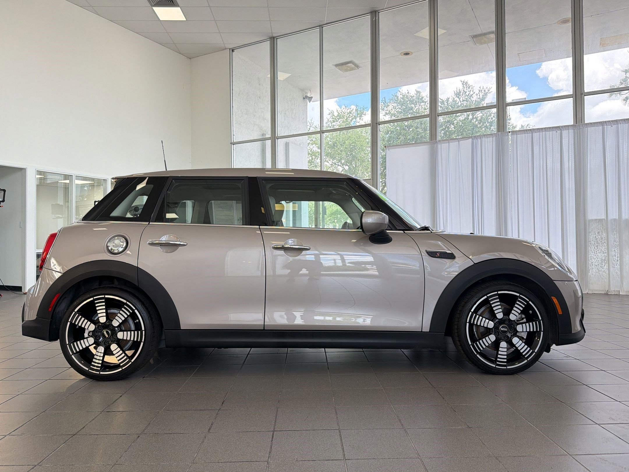 Certified 2023 MINI Cooper S w/ Signature Upholstery Package FWD image 8