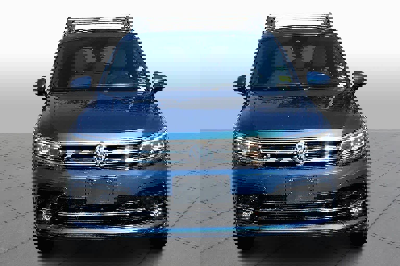 Used 2020 Volkswagen Tiguan SEL Premium R-Line w/ 3rd Row Seat Package image 4