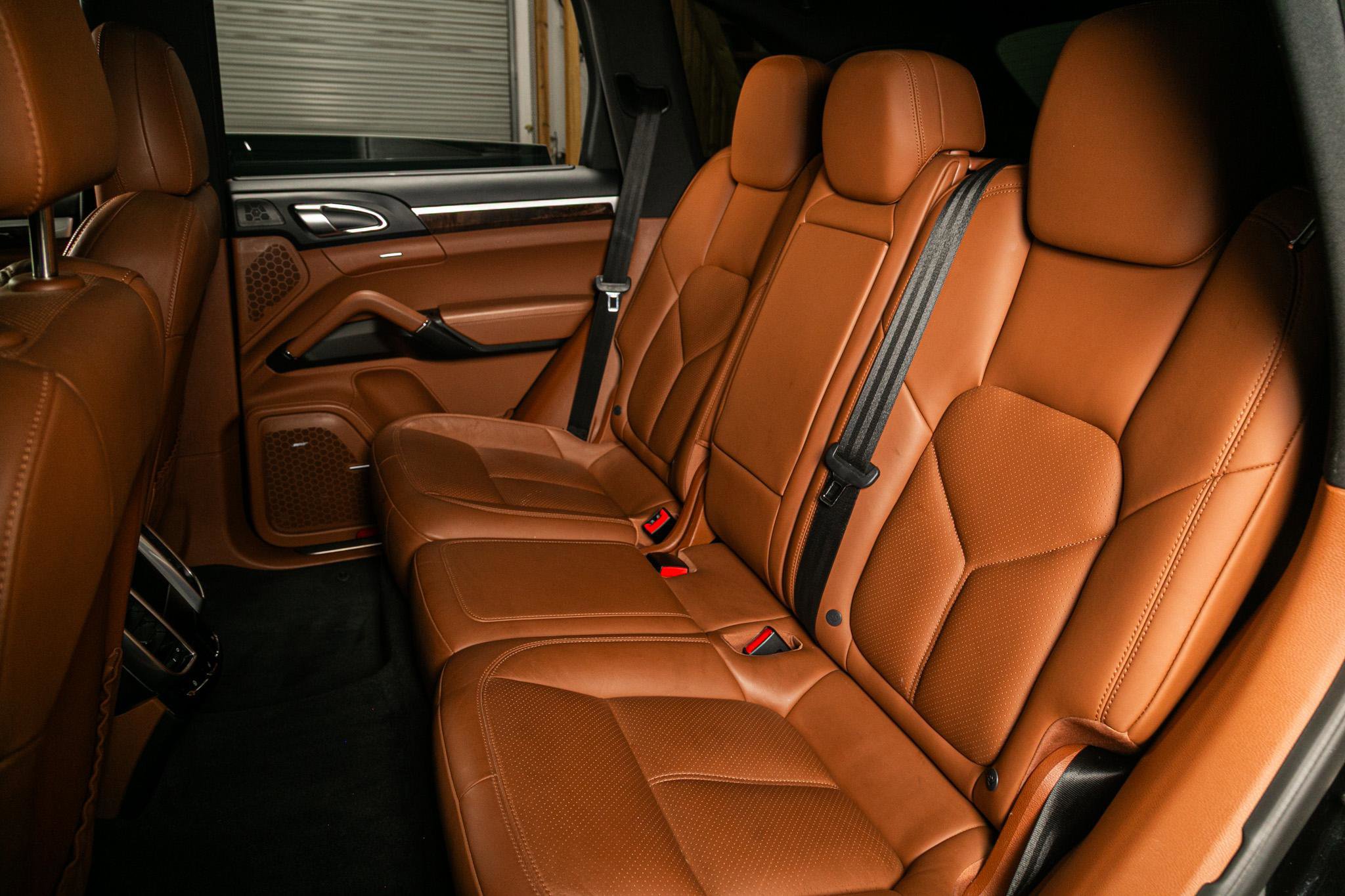 Used 2018 Porsche Cayenne S image 27