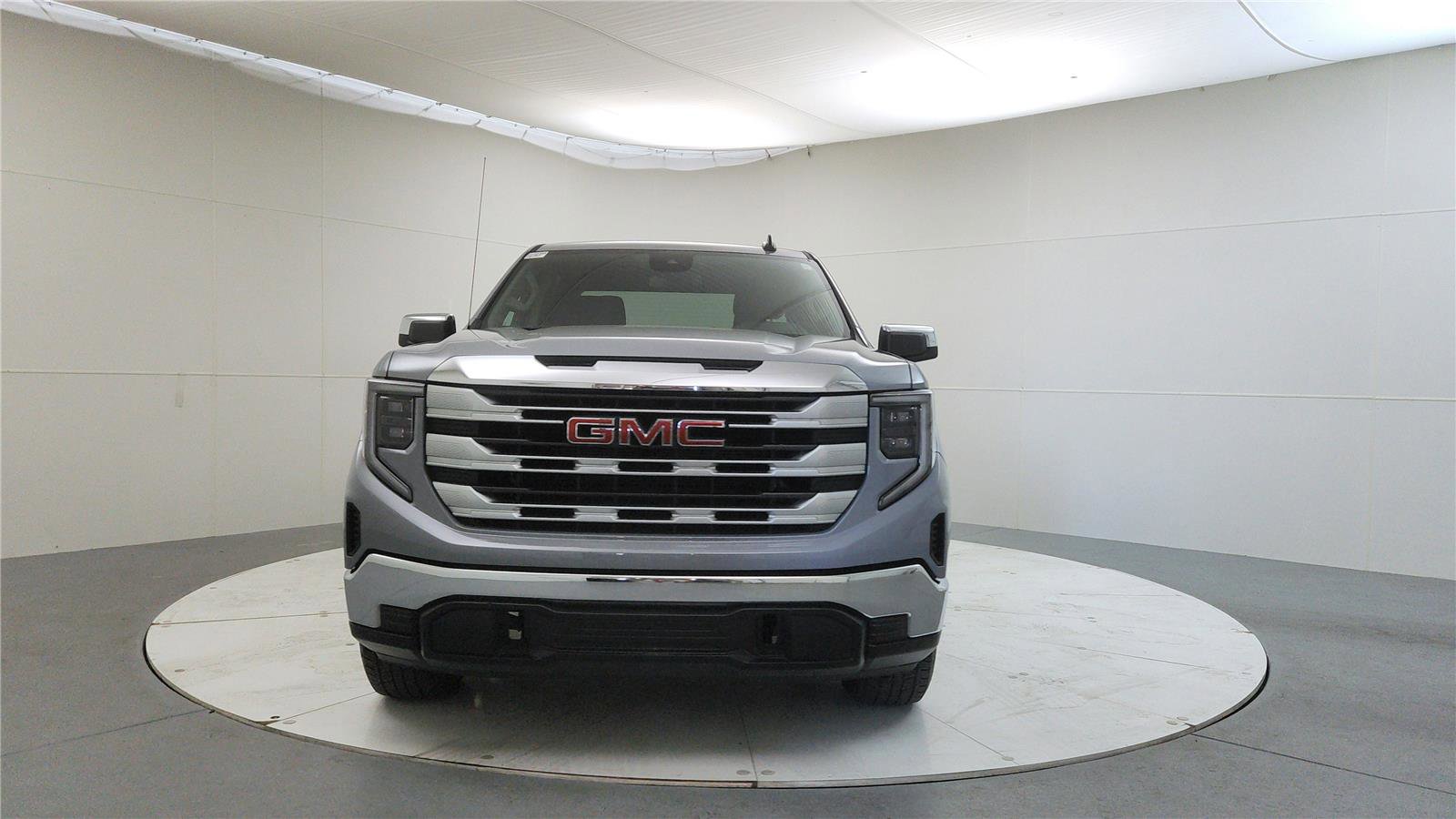 Used 2025 GMC Sierra 1500 SLE image 2
