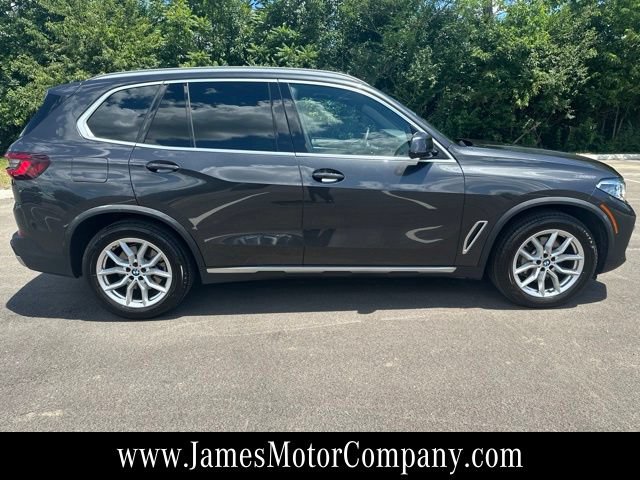 Used 2022 BMW X5 xDrive40i w/ Executive Package AWD/4WD image 4