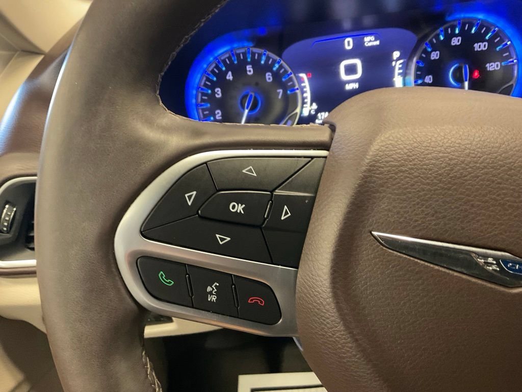 Used 2017 Chrysler Pacifica Touring-L Plus FWD image 23