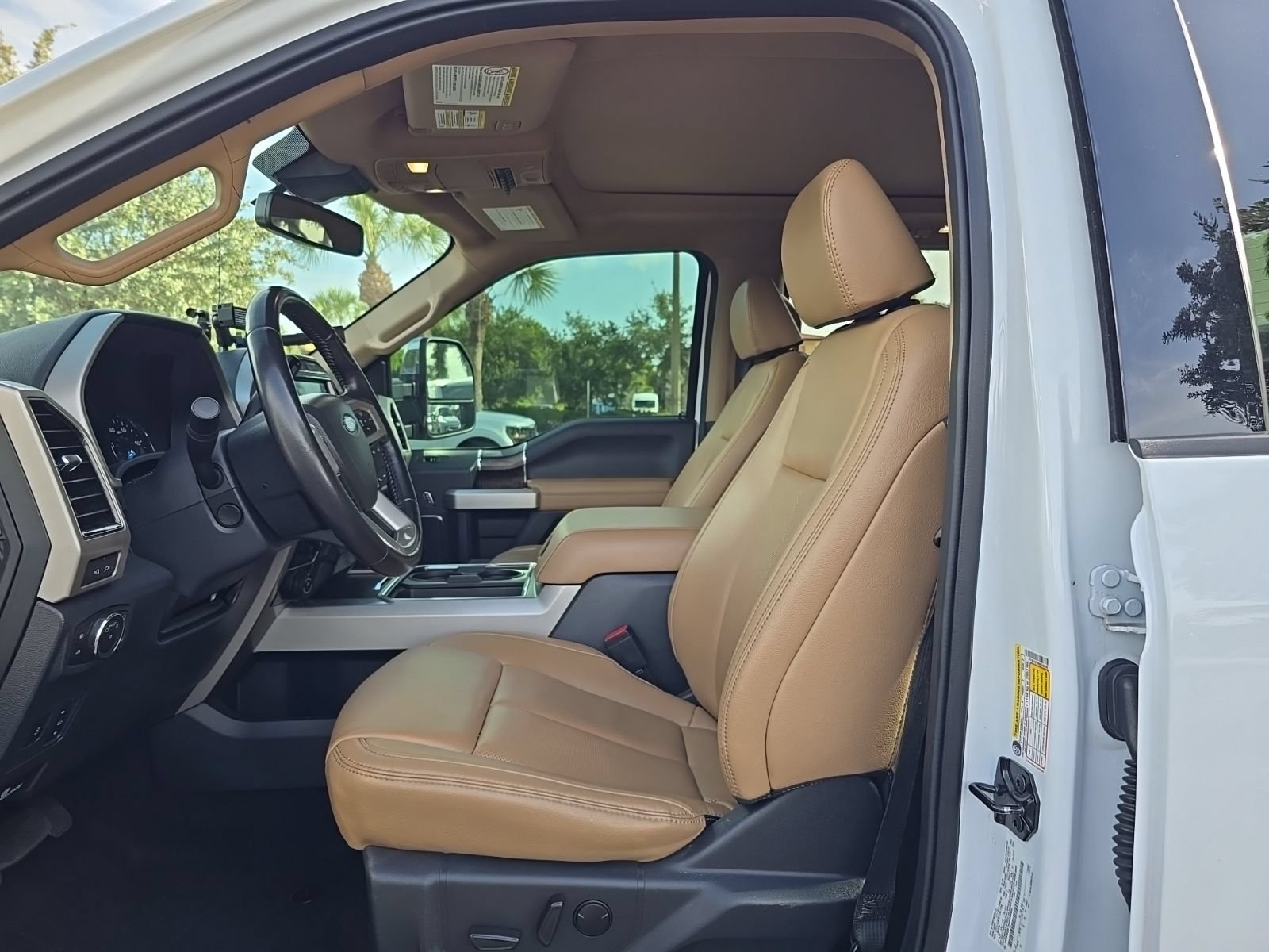 Used 2022 Ford F250 Lariat w/ Lariat Ultimate Package AWD/4WD image 5