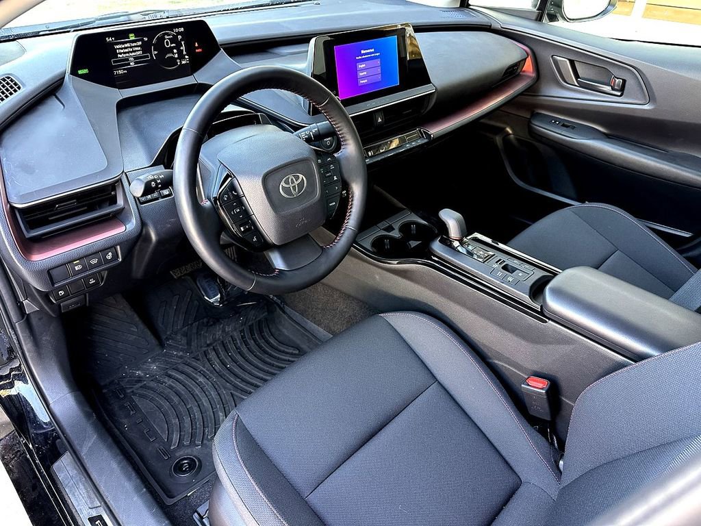 Used 2025 Toyota Prius Plug-In Hybrid FWD image 31