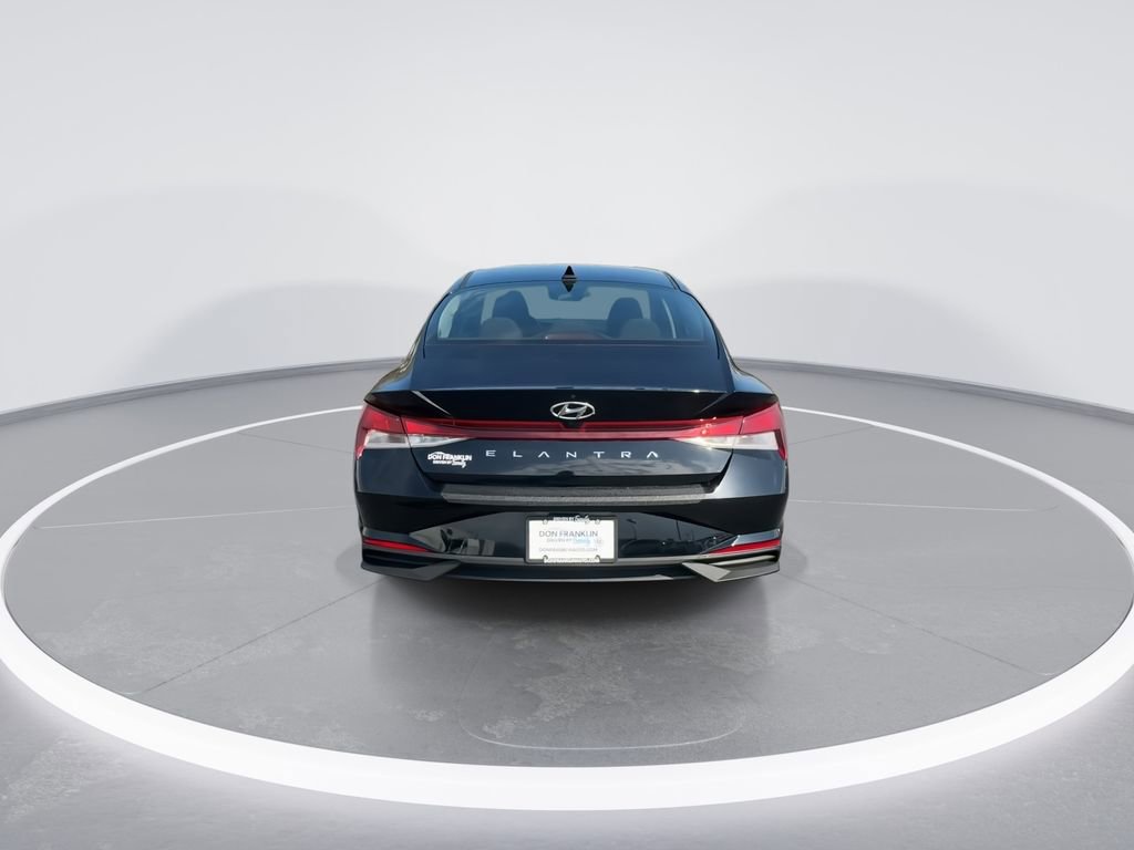 Used 2023 Hyundai Elantra SEL w/ Convenience Package image 7