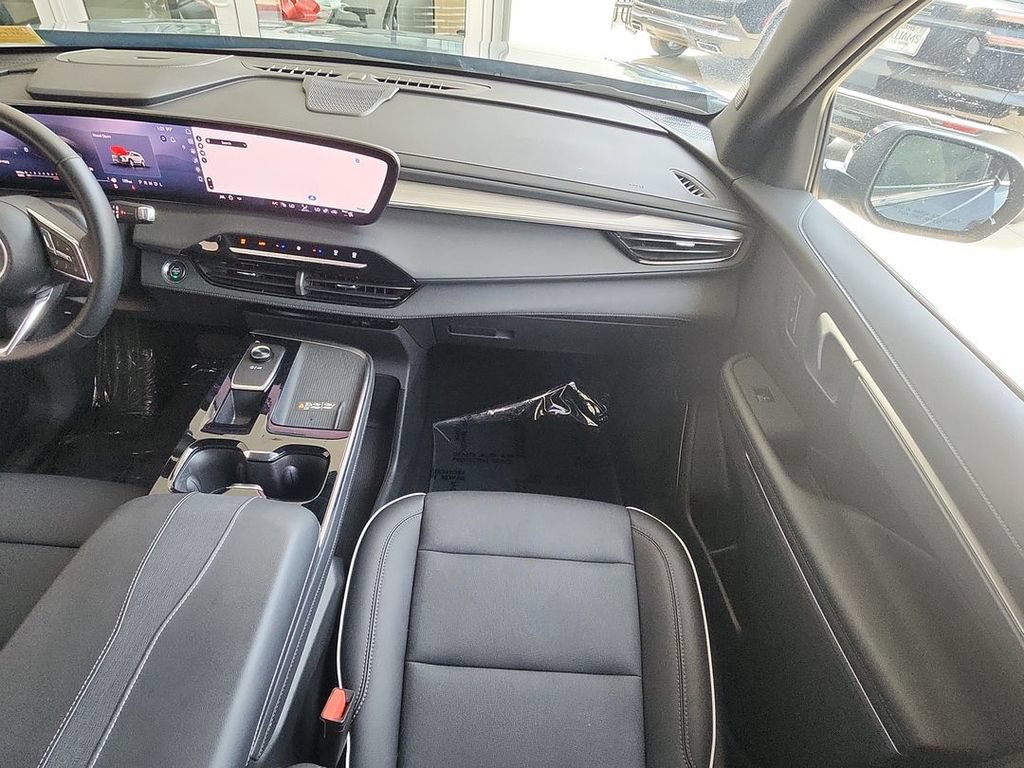 Certified 2025 Buick Enclave Preferred FWD image 29