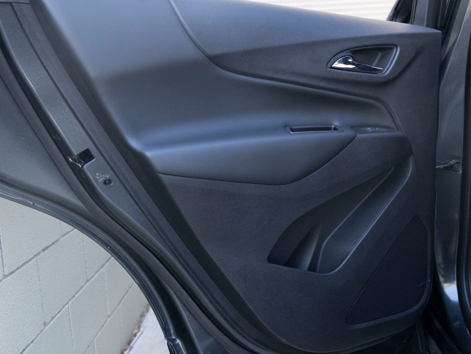 Used 2018 Chevrolet Equinox LT FWD image 17
