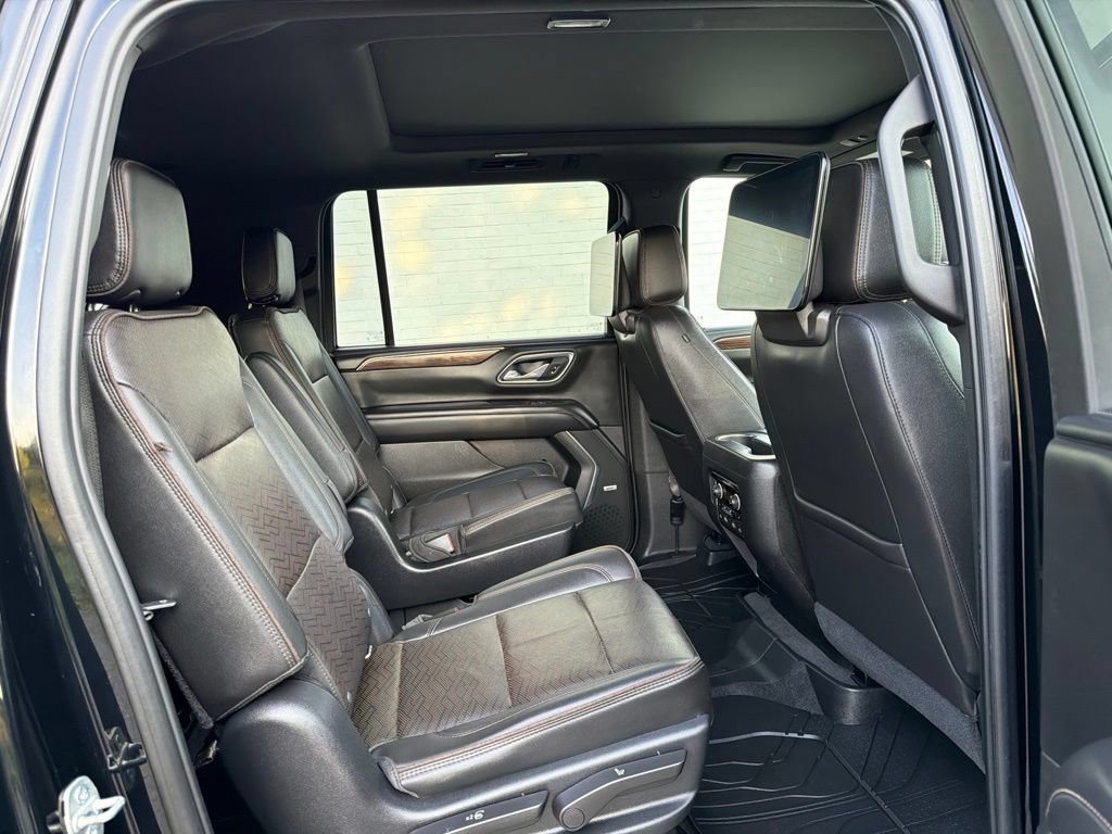 Used 2021 Chevrolet Suburban High Country w/ Premium Package AWD/4WD image 10